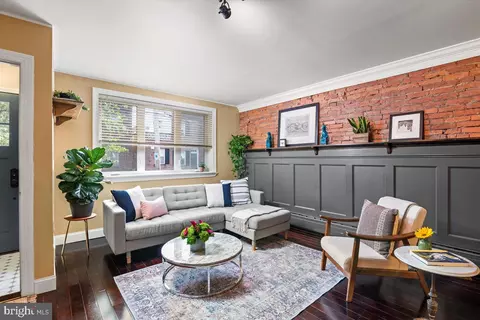 935 Moore St, Philadelphia, PA 19148