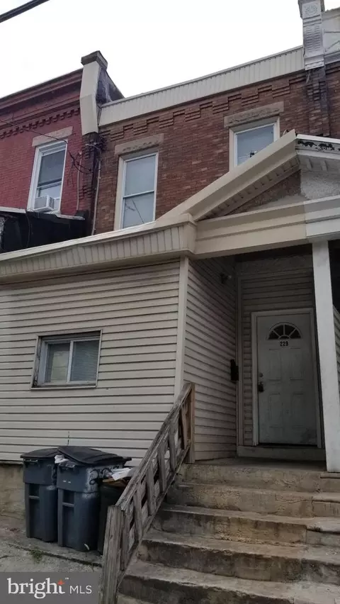 229 W Berkley St, Philadelphia, PA 19144