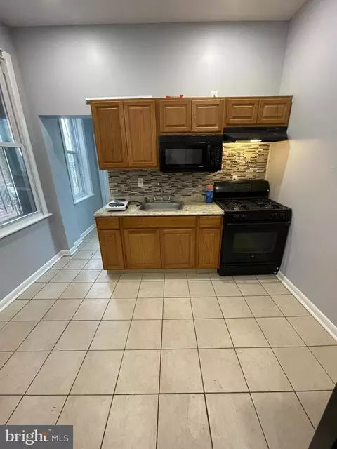 1347 Kerbaugh St, Philadelphia, PA 19140