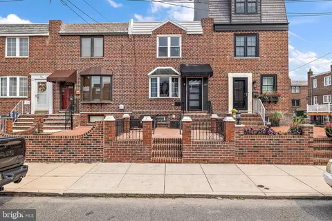 1813 Schley St, Philadelphia, PA 19145