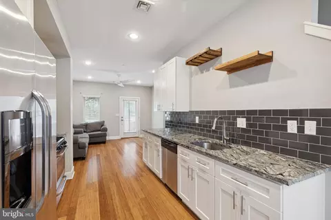 1420 S Colorado St, Philadelphia, PA 19146