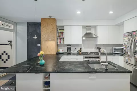 1217 Mifflin St, Philadelphia, PA 19148