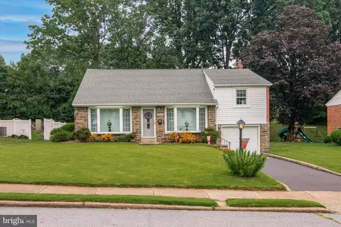 4423 Barry Rd, Philadelphia, PA 19114