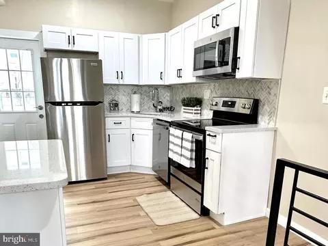 2513 S American St, Philadelphia, PA 19148