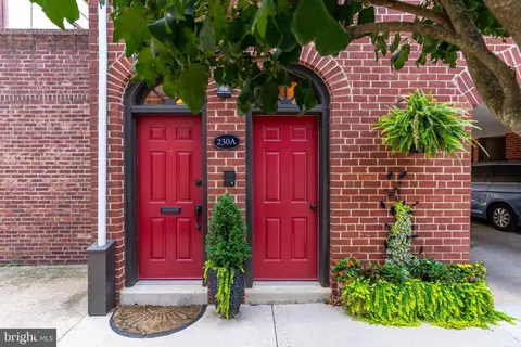 230 Queen St #A, Philadelphia, PA 19147