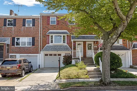 10825 Rayland Rd, Philadelphia, PA 19154