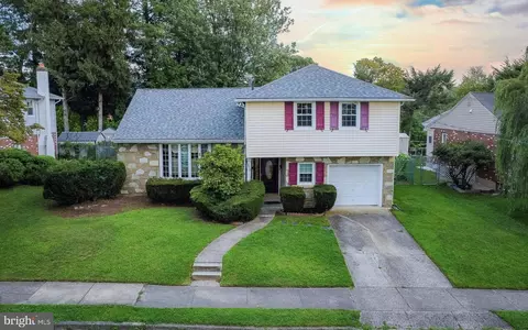 9659 Sandanne Rd, Philadelphia, PA 19115