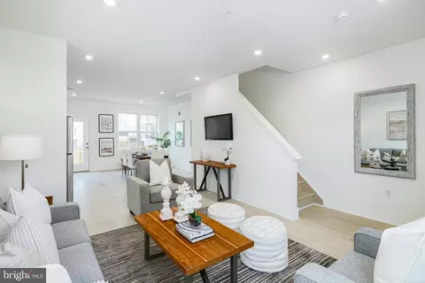 1300 N 24th St, Philadelphia, PA 19121