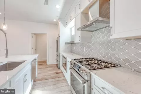844 N 3rd St, Philadelphia, PA 19123