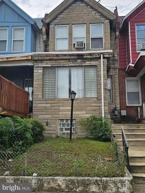 2039 Bellevue St, Philadelphia, PA 19140