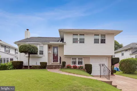 2115 Conwell Ave, Philadelphia, PA 19115
