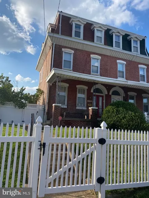 7024 28 Tulip St, Philadelphia, PA 19135