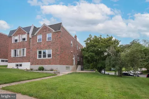 700 Livezey Ln, Philadelphia, PA 19128