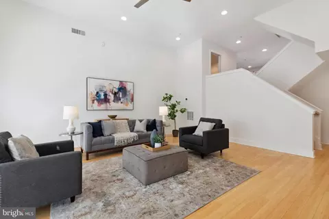 313 Dupont St, Philadelphia, PA 19128