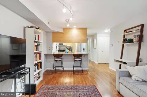1137 Pine St #107, Philadelphia, PA 19107