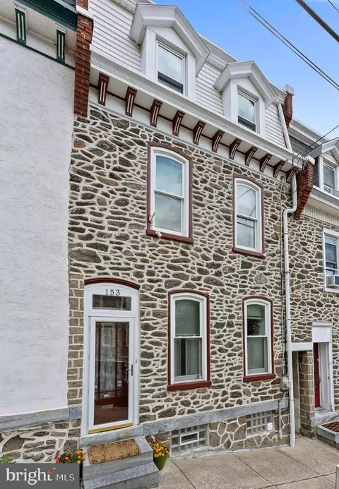 153 Jamestown St, Philadelphia, PA 19127