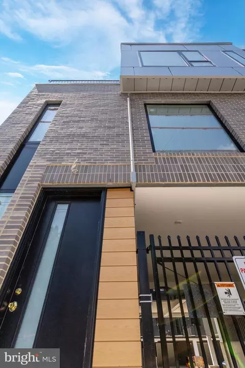 2514 E Cumberland St #9, Philadelphia, PA 19125