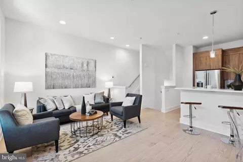 246 Poplar St, Philadelphia, PA 19123