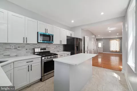 872 N 66th St, Philadelphia, PA 19151
