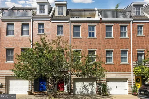 131 Ellsworth St, Philadelphia, PA 19147