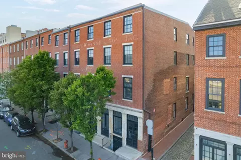 38 N Front St #3D, Philadelphia, PA 19106