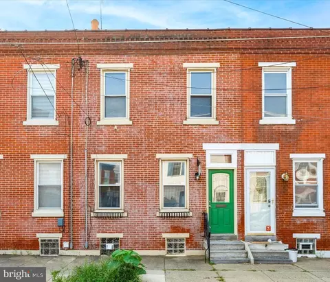 1839 Cedar St, Philadelphia, PA 19125