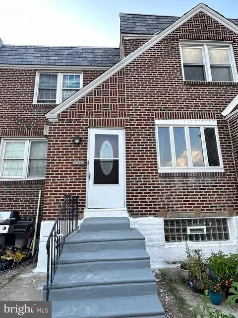 6822 Revere St, Philadelphia, PA 19149