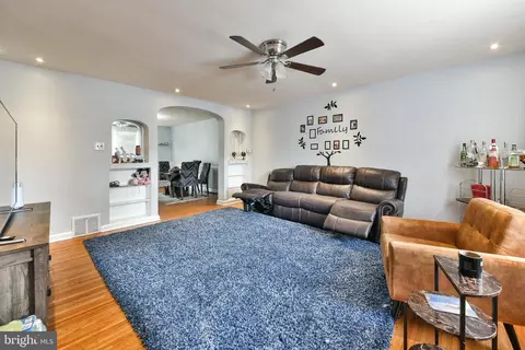 6336 Trotter St, Philadelphia, PA 19111