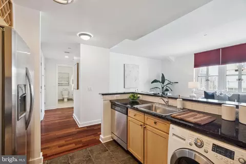 111 S 15th St #2210, Philadelphia, PA 19102