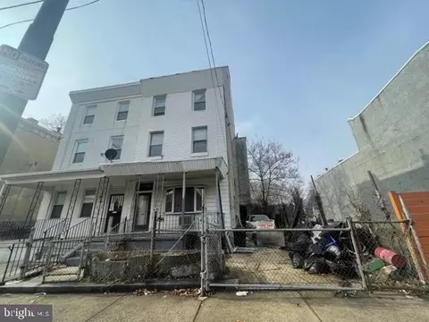 706 N 40th St, Philadelphia, PA 19104