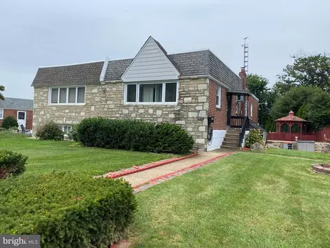 1102 Chesworth Rd, Philadelphia, PA 19115