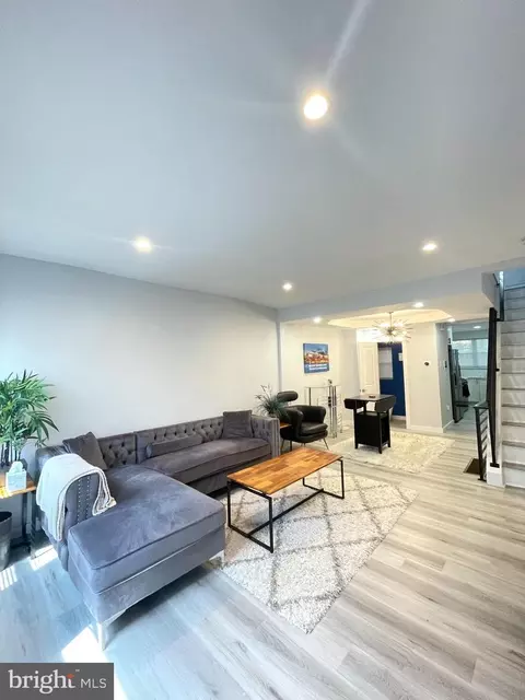 2843 Jackson St, Philadelphia, PA 19145