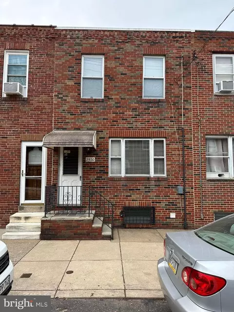 2920 Almond St, Philadelphia, PA 19134