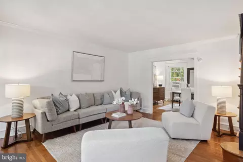 465 W Harvey St, Philadelphia, PA 19144