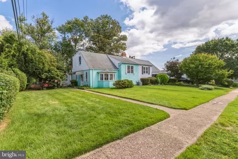 8617 Lykens Ln, Philadelphia, PA 19128
