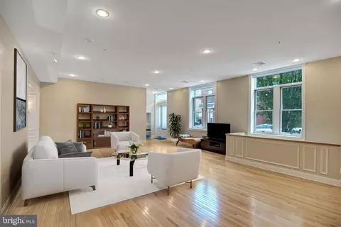 201 Queen St #2, Philadelphia, PA 19147