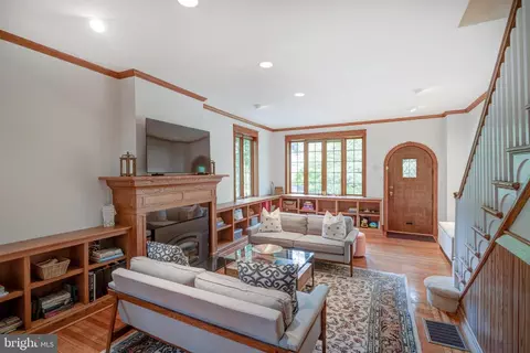 3458 Midvale Ave, Philadelphia, PA 19129