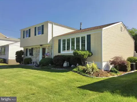 9709 Glenhope Rd, Philadelphia, PA 19115