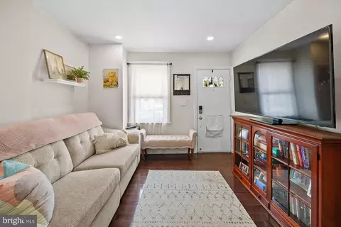 710 E Thompson St, Philadelphia, PA 19125