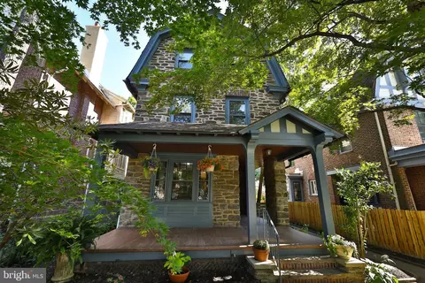7205 Cresheim Rd, Philadelphia, PA 19119