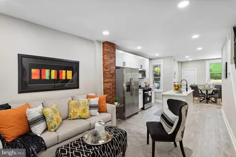154 W Ruscomb St, Philadelphia, PA 19120