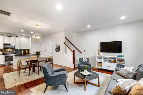 102 Brinley Ct, Philadelphia, PA 19146