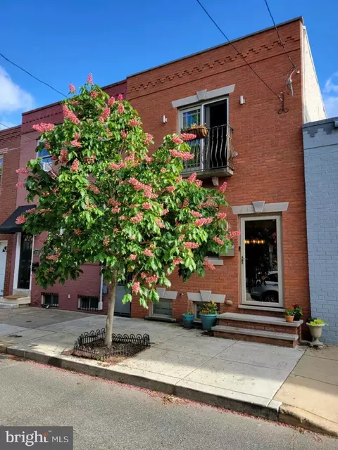 822 Mountain St, Philadelphia, PA 19148