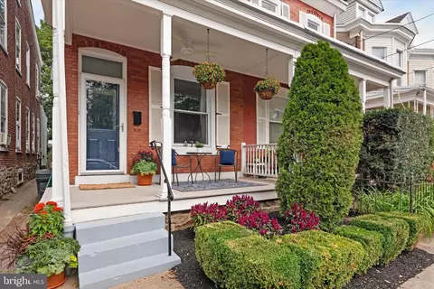 472 Monastery Ave, Philadelphia, PA 19128