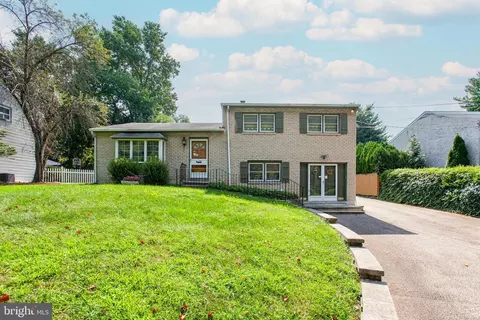 863 Manatawna Ave, Philadelphia, PA 19128