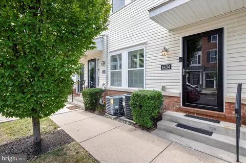 4434 Driftwood Dr #74, Philadelphia, PA 19129