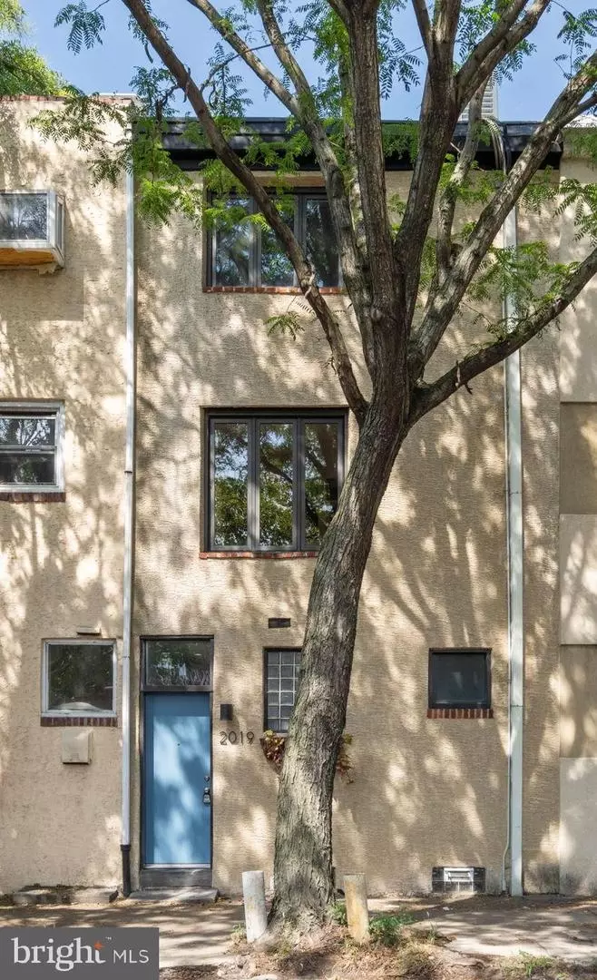  2019 Lombard St, Philadelphia, PA 19146 photo 1