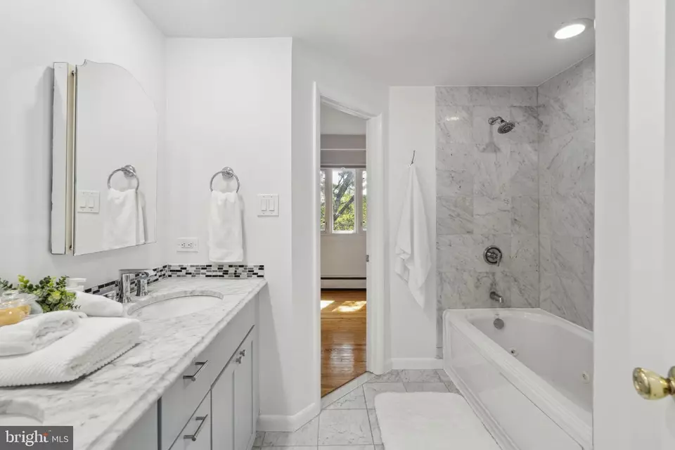  2019 Lombard St, Philadelphia, PA 19146 photo 37