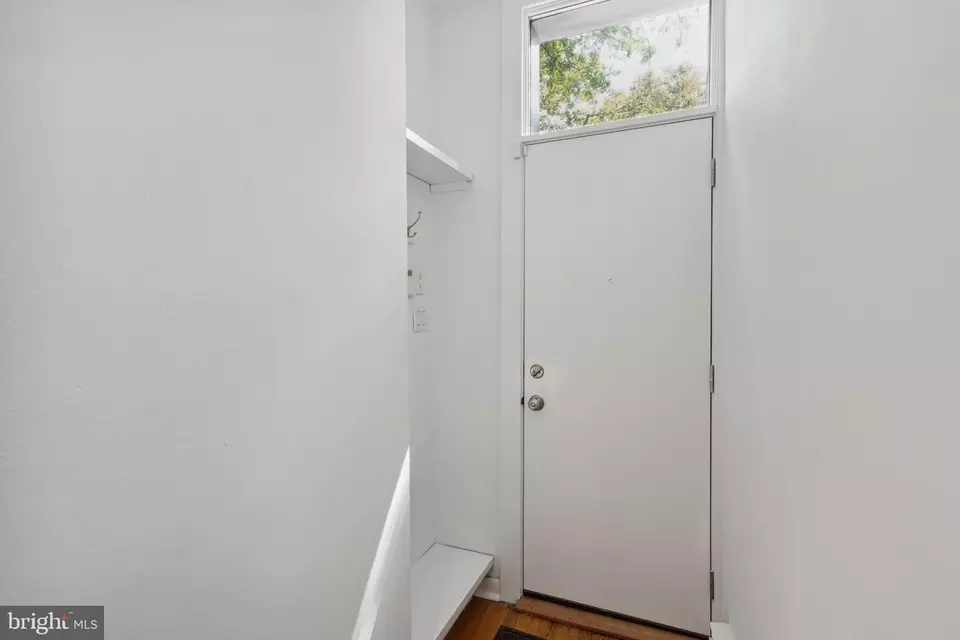  2019 Lombard St, Philadelphia, PA 19146 photo 2