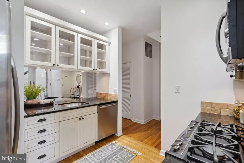  2019 Lombard St, Philadelphia, PA 19146 photo 8